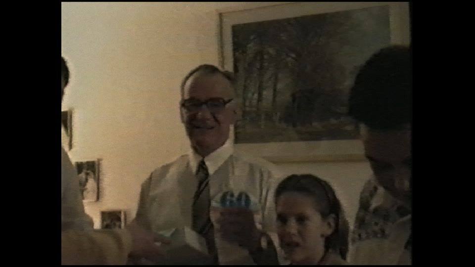 Captură raw VHS prin VCR de casă: chroma rătăcește, contrast colapsat